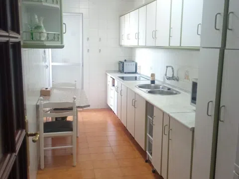 Fotografía del inmueble reportado: 950 €/mes — Granada, Granada