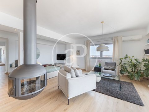 First photo of the property