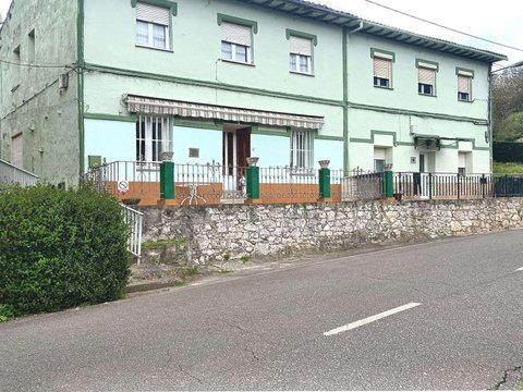 Prima fotografie a proprietății