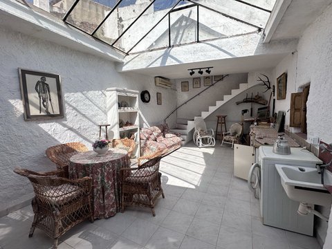First photo of the property