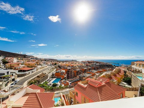 4-bedroom freehold villa in Mogán — photo 1 of 5