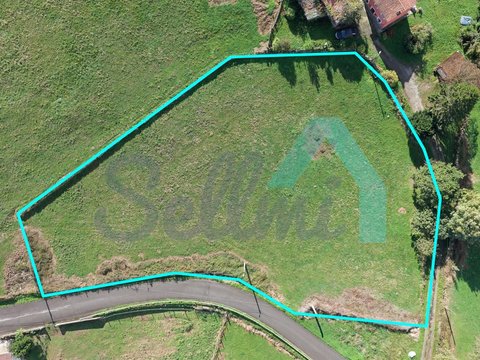 First photo of the property