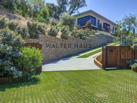 First photo of the property