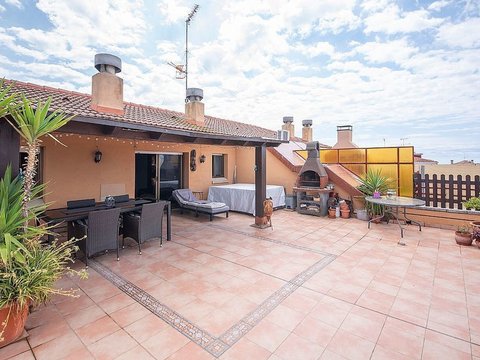 First photo of the property