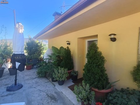 First photo of the property