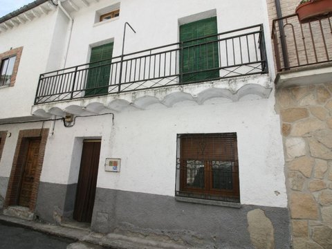 First photo of the property