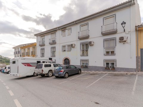 First photo of the property