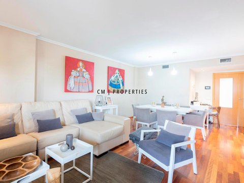 First photo of the property