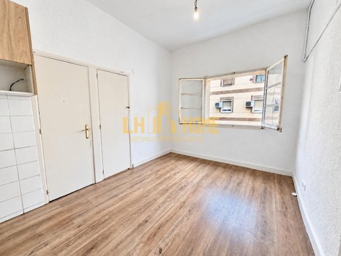 First photo of the property