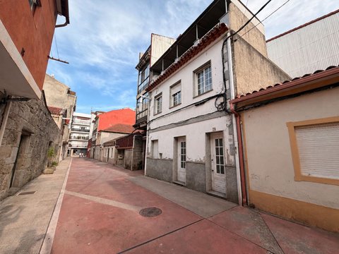 First photo of the property