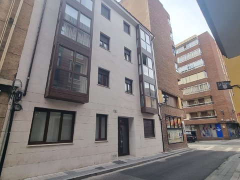 First photo of the property