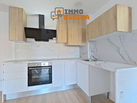 First photo of the property