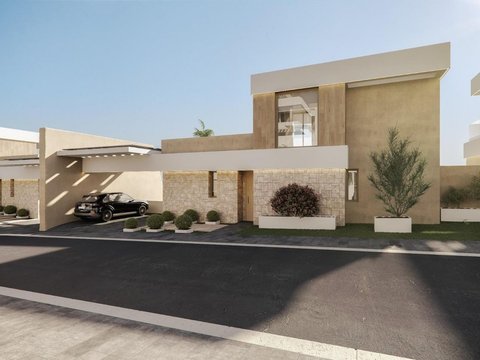 First photo of the property