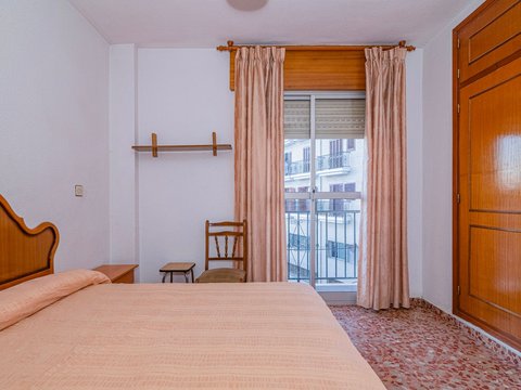 First photo of the property
