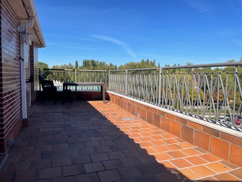 First photo of the property