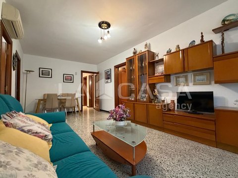 Prima fotografie a proprietății