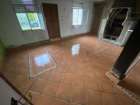 First photo of the property