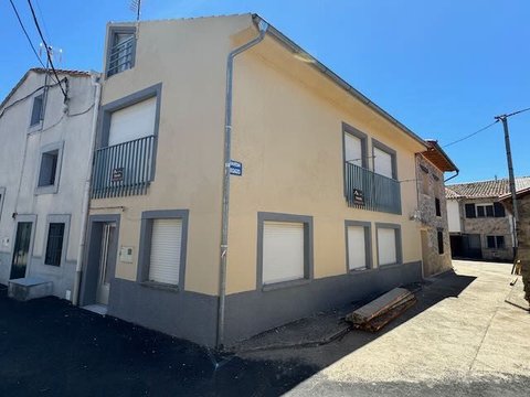First photo of the property