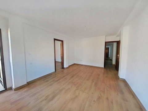 First photo of the property