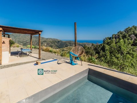 First photo of the property