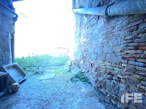 Перша фотографія об’єкта нерухомості
