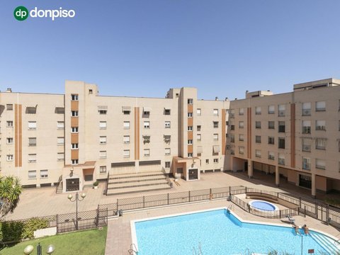 Перша фотографія об’єкта нерухомості