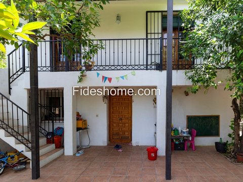 First photo of the property