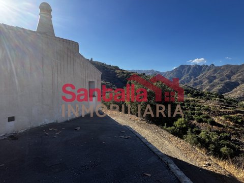 First photo of the property