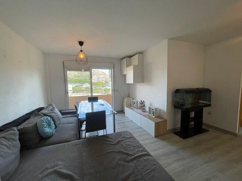 First photo of the property