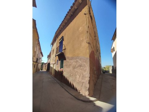 First photo of the property