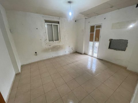 First photo of the property