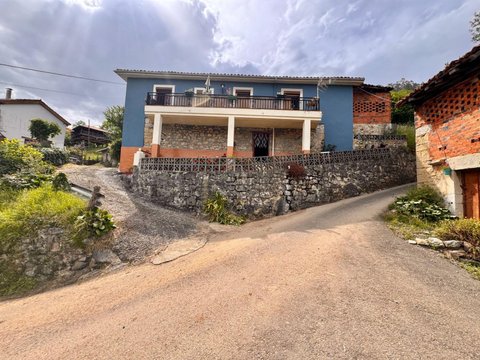 First photo of the property
