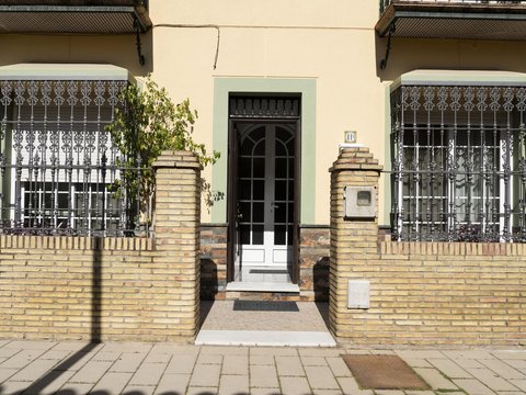 First photo of the property