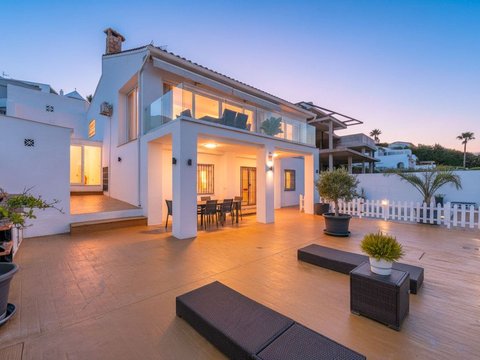 Detached house in Calle del Molino, Buenas Noches, Estepona