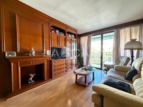 First photo of the property