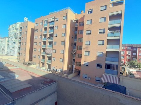 First photo of the property