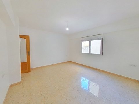 First photo of the property