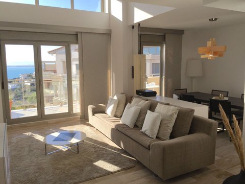 First photo of the property