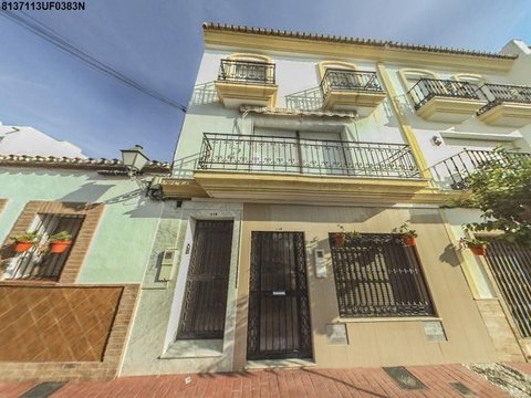 2-bedroom freehold villa in Estepona — photo 1 of 1