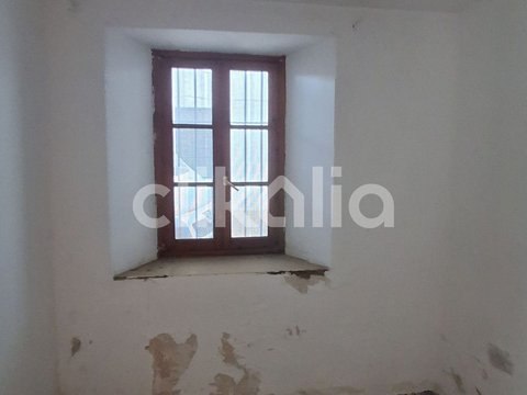 First photo of the property