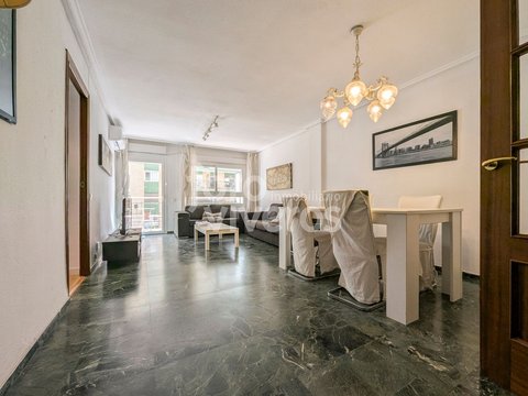 First photo of the property