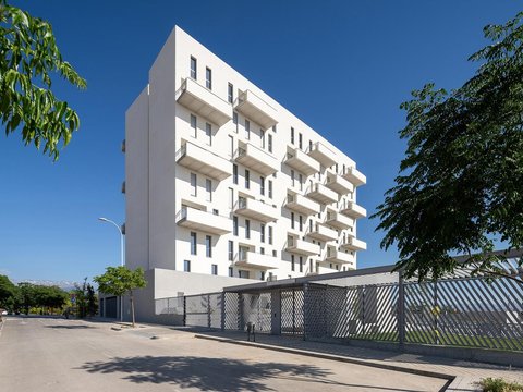 Перша фотографія об’єкта нерухомості