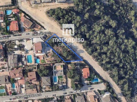 First photo of the property