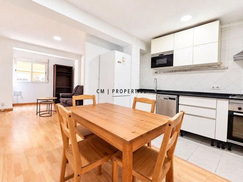 First photo of the property