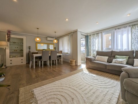 First photo of the property