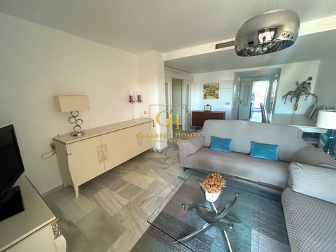 First photo of the property