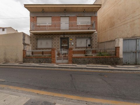 First photo of the property