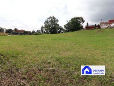 First photo of the property