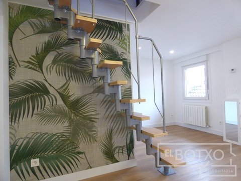 First photo of the property