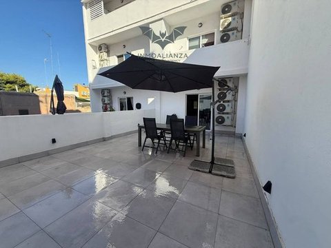 First photo of the property